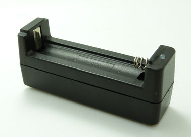 Chine Chargeur de batterie simple d'ion de Li de fiabilité élevée, chargeur de la batterie 18650 simple fournisseur