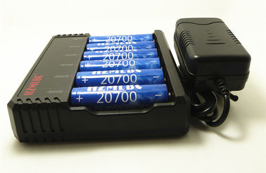 Chine chargeur de batterie d'ion de 18650 26650 3,7 V Li 6 * batterie 20700 avec le poids du chargeur 405g fournisseur