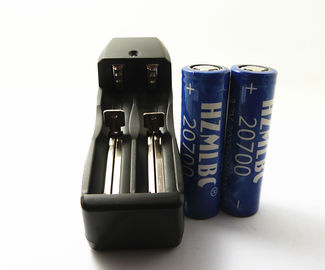Chine AC100-240V conjuguent chargeur de la batterie 18650 pour la prise d'UE des USA de batteries de ménage fournisseur