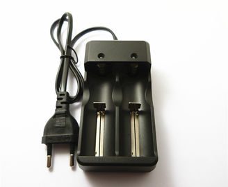 Chine Chargeur de l'ion 18650 de lithium de chargeur de batterie rechargeable de design compact 107*57*37mm fournisseur